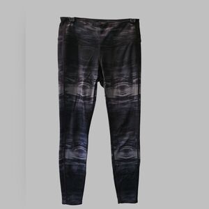Athleta Chaturanga Black and Gray Leggings